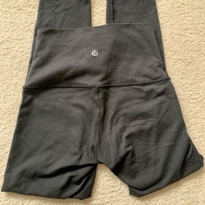 Black Lululemon wunder under size 4